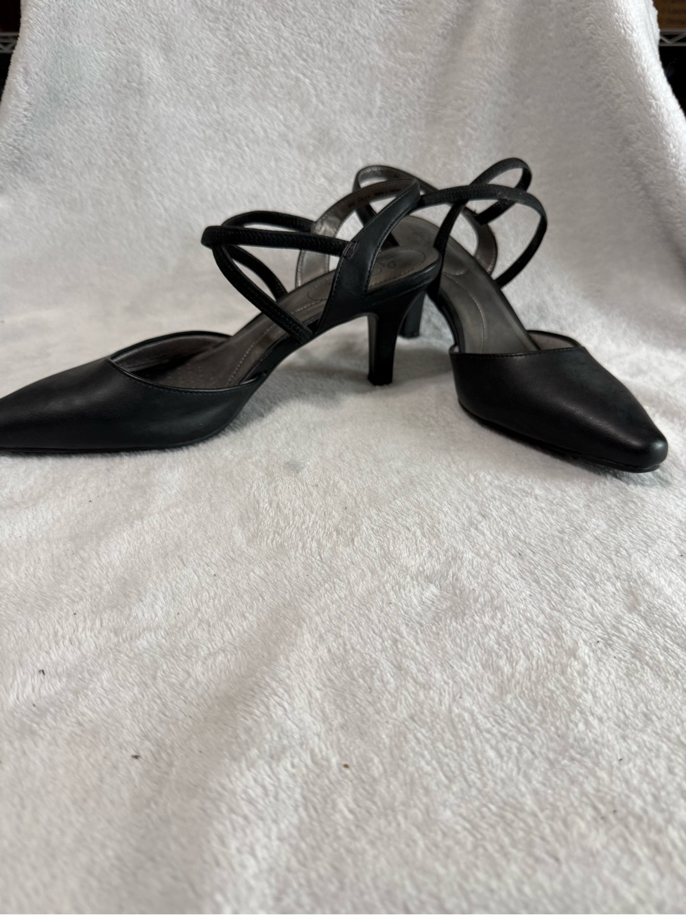Life Stride Sleek Black Pointed-Strap Mid Heel Pumps